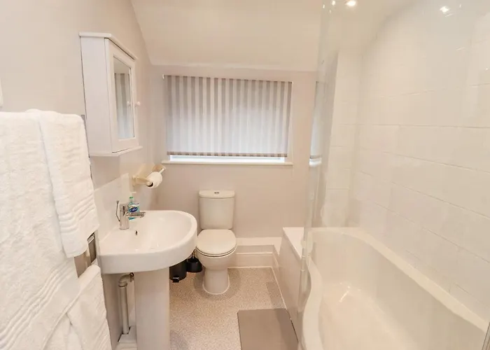 Riverbank View * Whitby